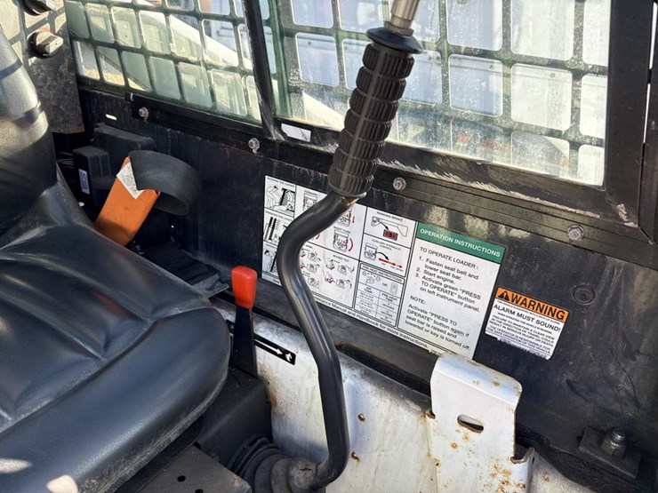 2015-bobcat-s70-image-29