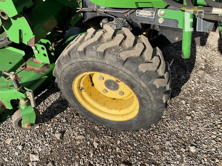 john-deere-2320-image-14