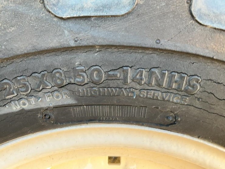 new-holland-tc29d-image-13