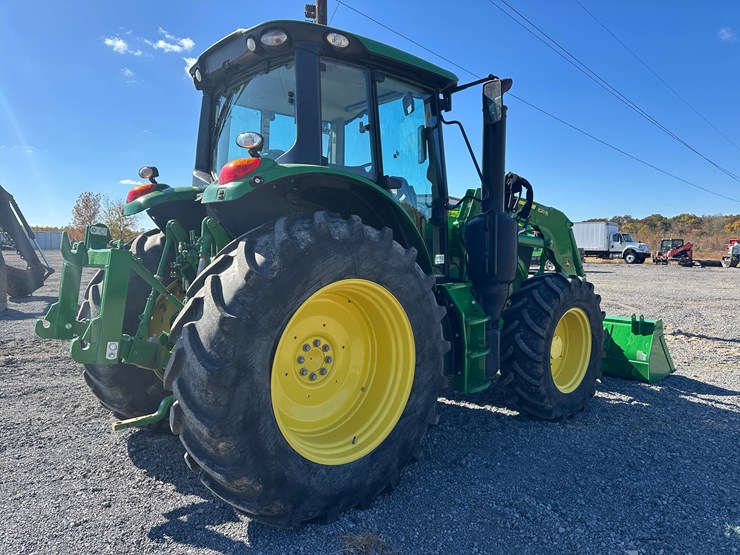 2013-john-deere-6140m-image-3