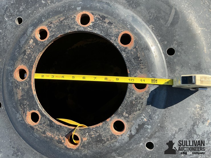 taurus-300/95r46-tires-on-8-bolt-rims-image-7