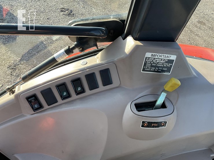 2007-kubota-m7040hdc-image-20