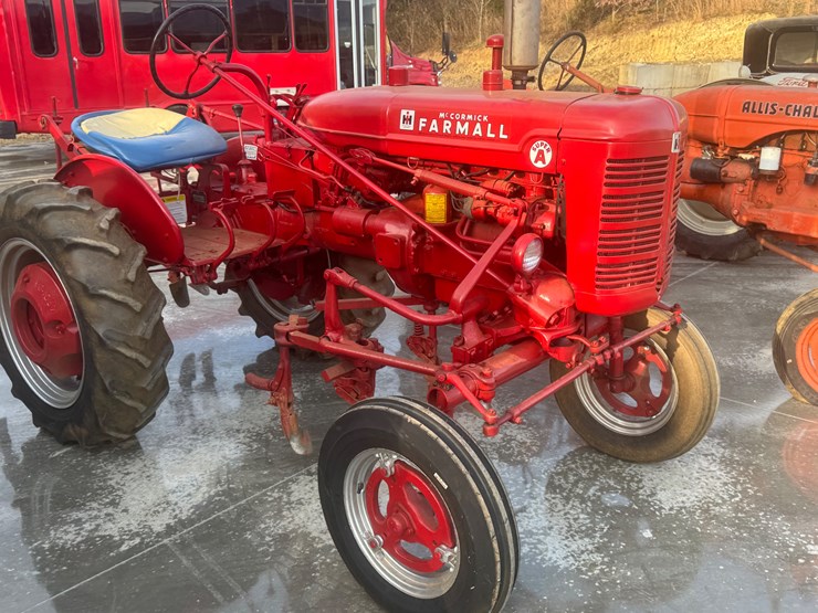 #1139-•-ih-farmall-super-a-tractor-image-1