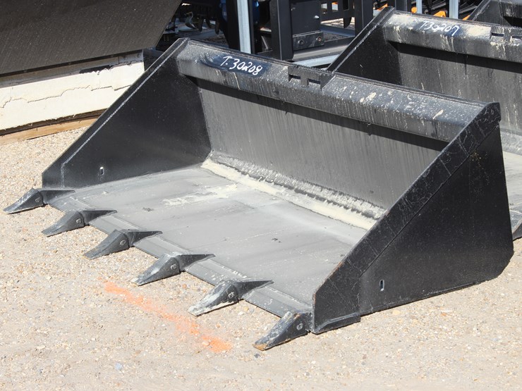 #30208-•-68in-low-profile-gp-bucket-with-teeth-image-1