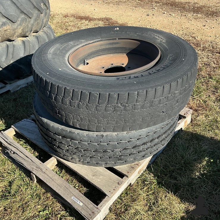 Michelin 315/80R22.5 Tires On 8 Bolt Rims