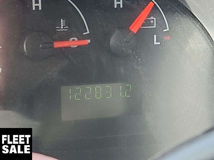 2005-ford-cargo-image-8