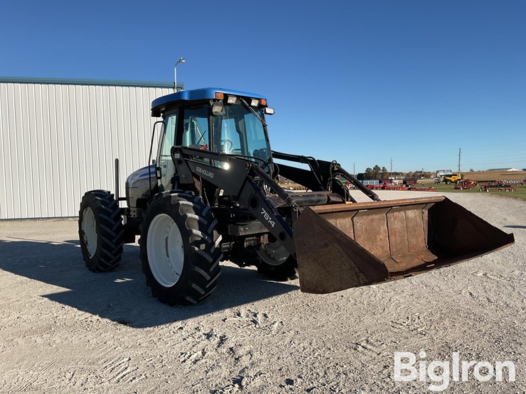 new-holland-tv140-image-3