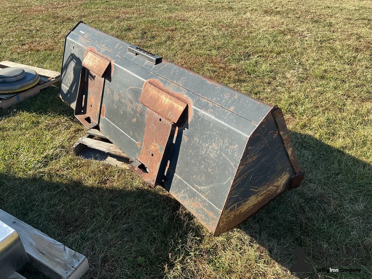 82”-material-bucket-image-5