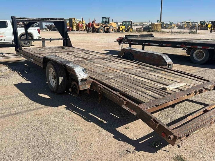 2010-maxey-welding-20-t/a-gooseneck-trailer-image-4