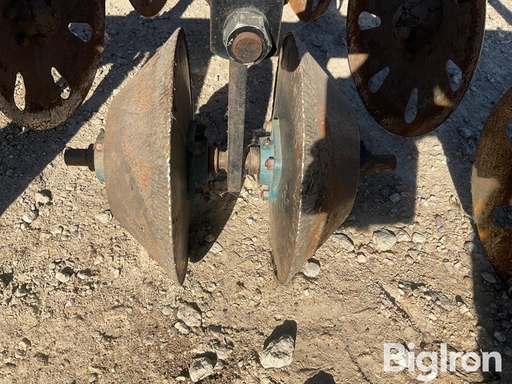 blu-jet-pivot-track-closer-image-11