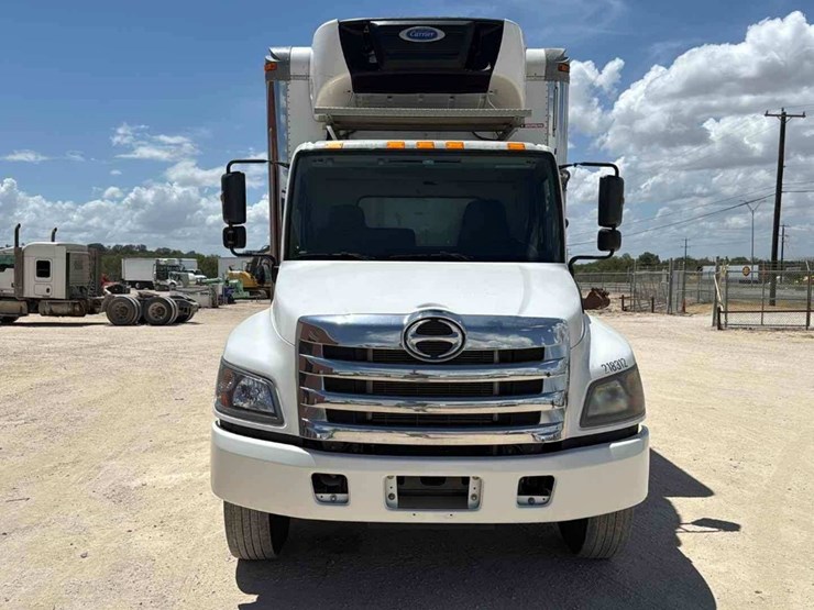 2018-hino-conventional-type-truck-image-2