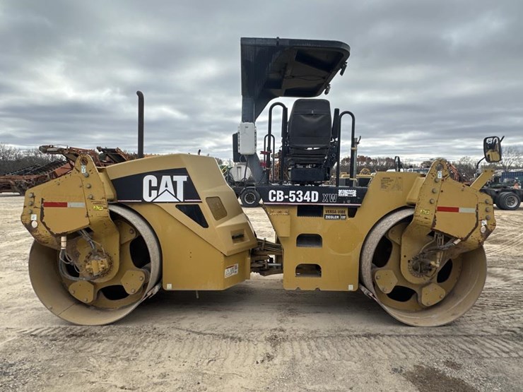 caterpillar-cb-534d-image-6