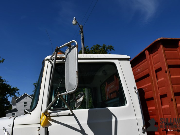 1991-ford-ln7000-image-15