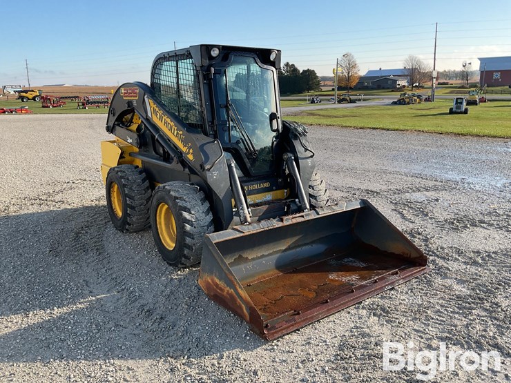 2015-new-holland-l225-image-3