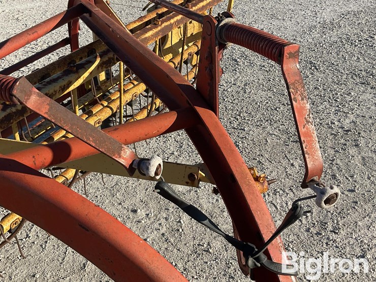 new-holland-258-image-10