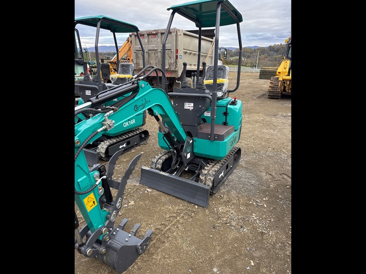 #1204-•-new-cfg-industrial-qk16r-mini-excavator-with-thumb-image-1