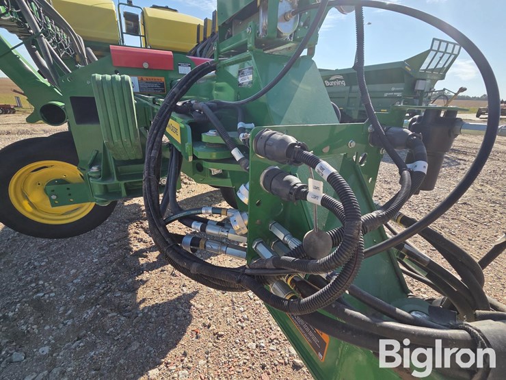 2022-john-deere-1795-image-10