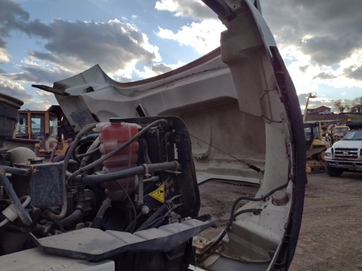 international-10-image-17