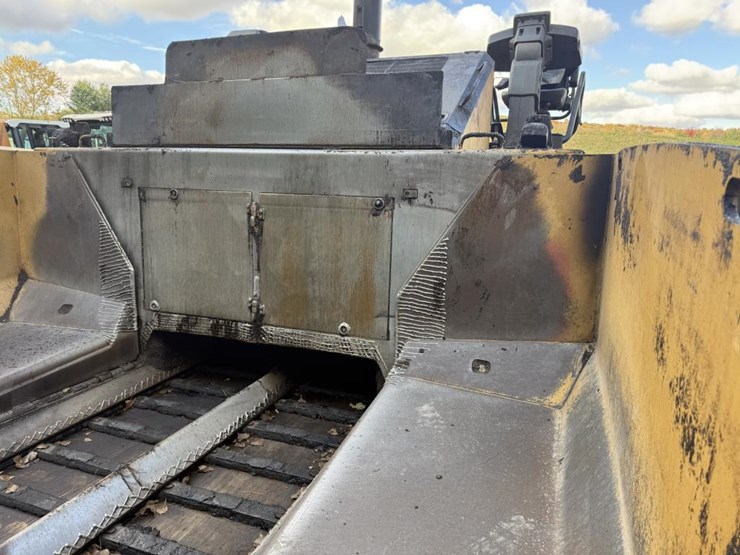 caterpillar-ap-1055f-image-76