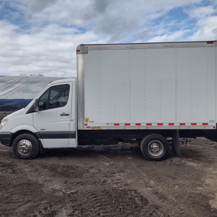 11 Freightliner Truck^TITLE^ (QEA 4046)