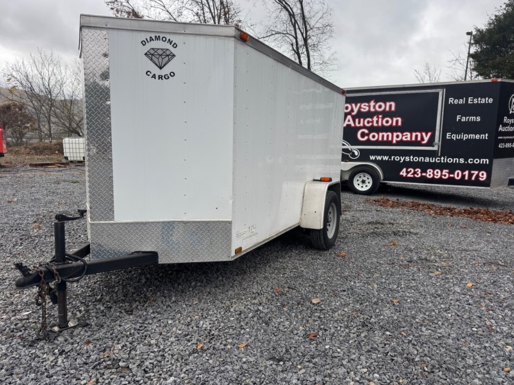 #1219-•-diamond-cargo-5x10-enclosed-trailer-like-new.-image-2