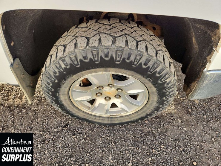 2015-chevrolet-silverado-1500-image-30