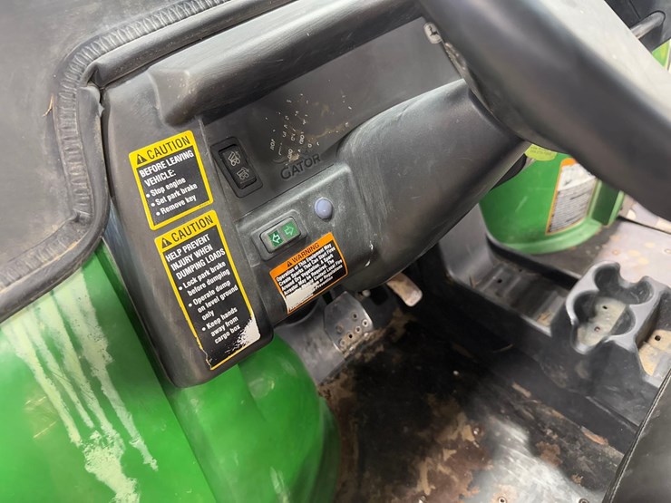 john-deere-gator-image-16