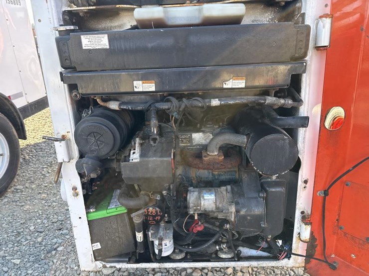 2015-bobcat-s70-image-23