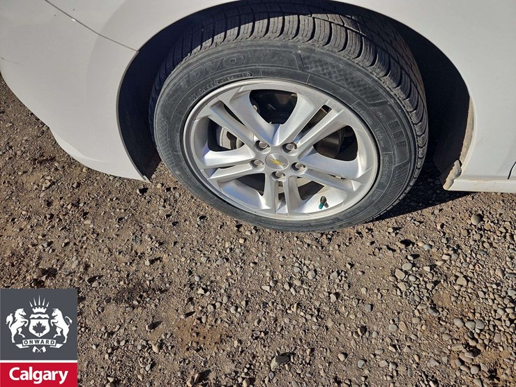 2017-chevrolet-cruze-lt-4dr-hatchback-image-8