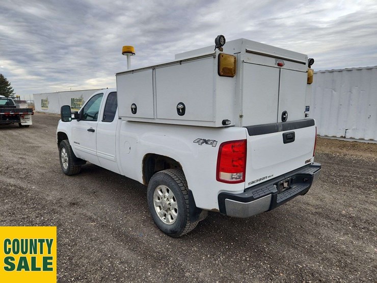 2013-gmc-sierra-2500hd-sle-image-3