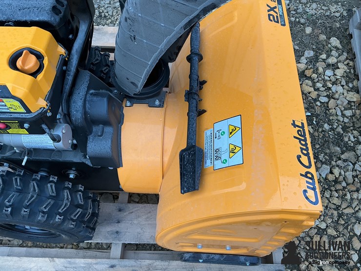cub-cadet-2x-24ip-24”-walk-behind-snow-blower-image-12