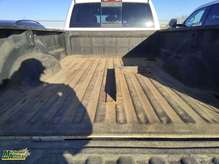 2011-dodge-2500-image-18