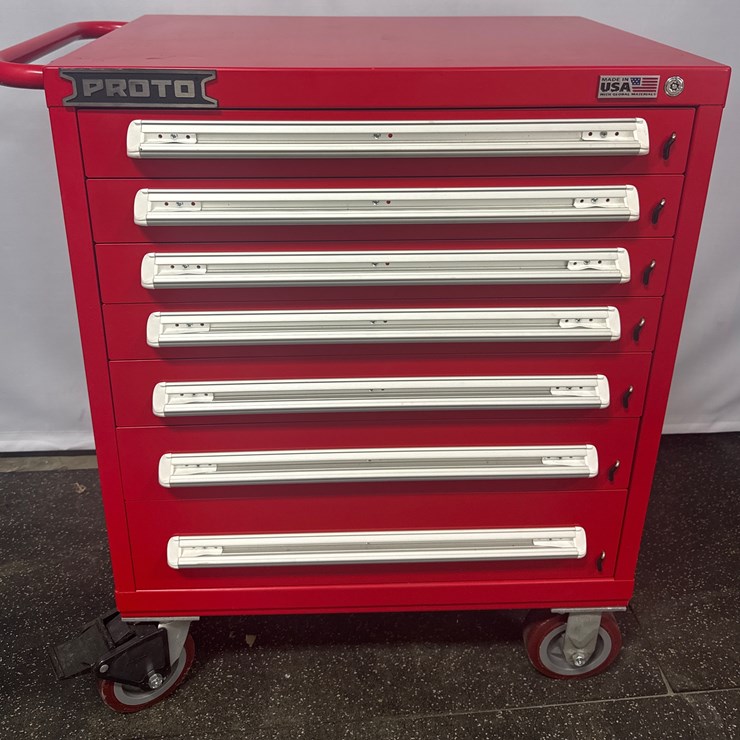 #1005 • New Proto seven drawer rolling tool chest.