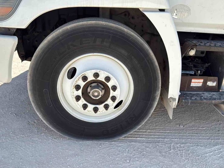 2018-hino-conventional-type-truck-image-10