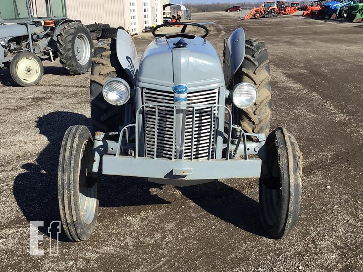 1940-ford-9n-image-5