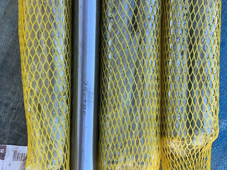 #5065-•-unused-2025-landhero-25-mm-x-185mm-universal-bucket-pin-image-1