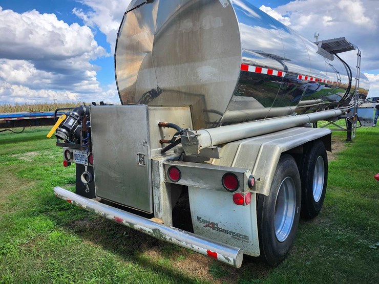 1995-4800-gal.-semi-tank-trailer-image-3