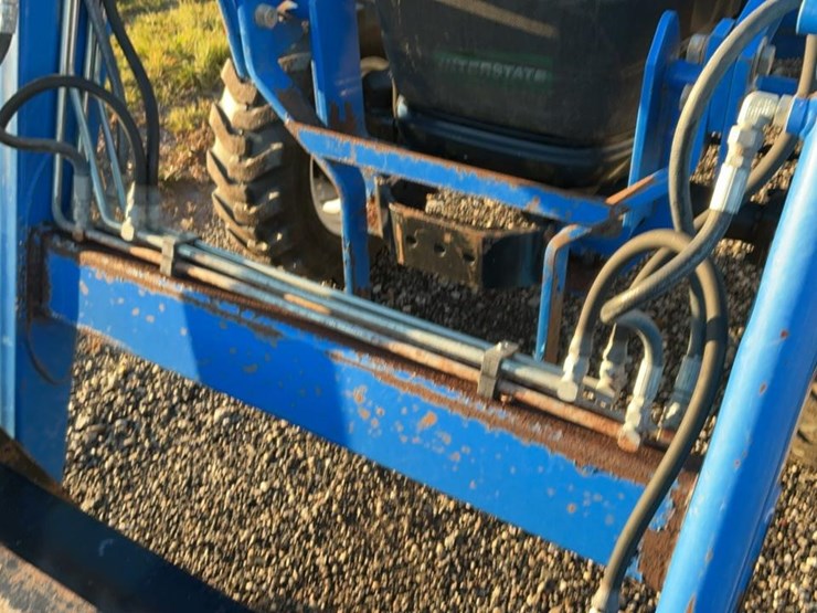 new-holland-tc29d-image-34