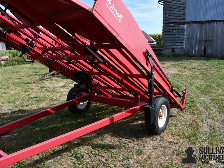 kuhns-1534-hay-accumulator-image-16