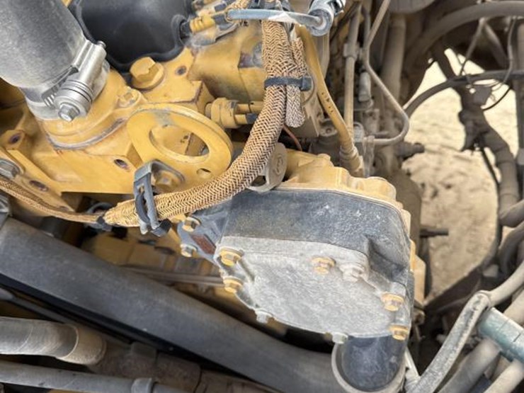 caterpillar-cb-534d-image-27