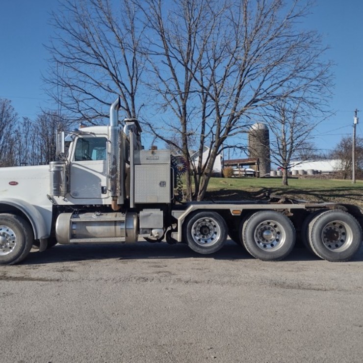 11 Peterbilt Truck Tractor^TITLE^ (QEA 4044)