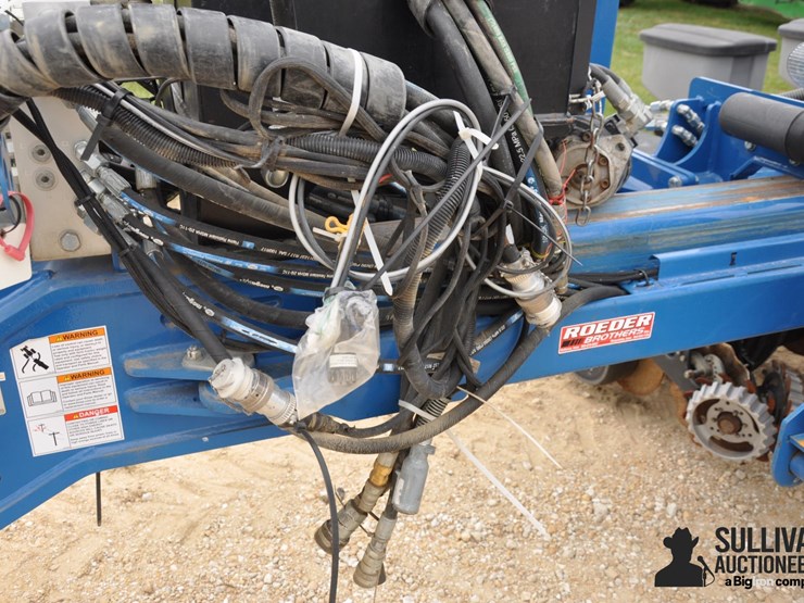 2015-kinze-4900-image-15