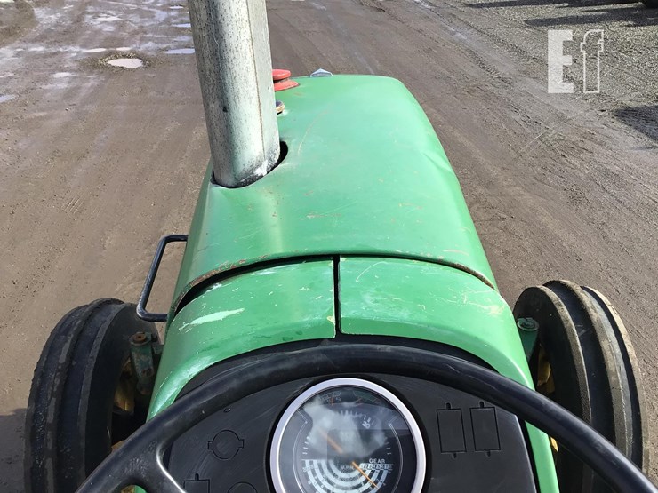 1981-john-deere-2240-image-10