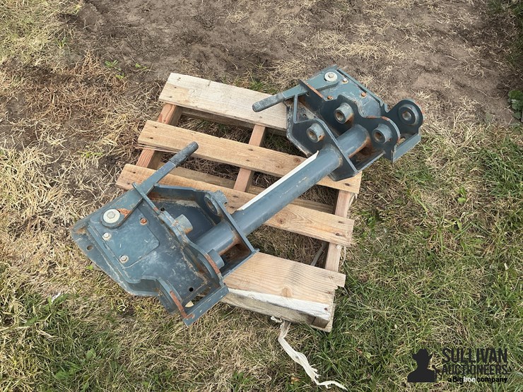 skid-steer-attachment-plate-image-1