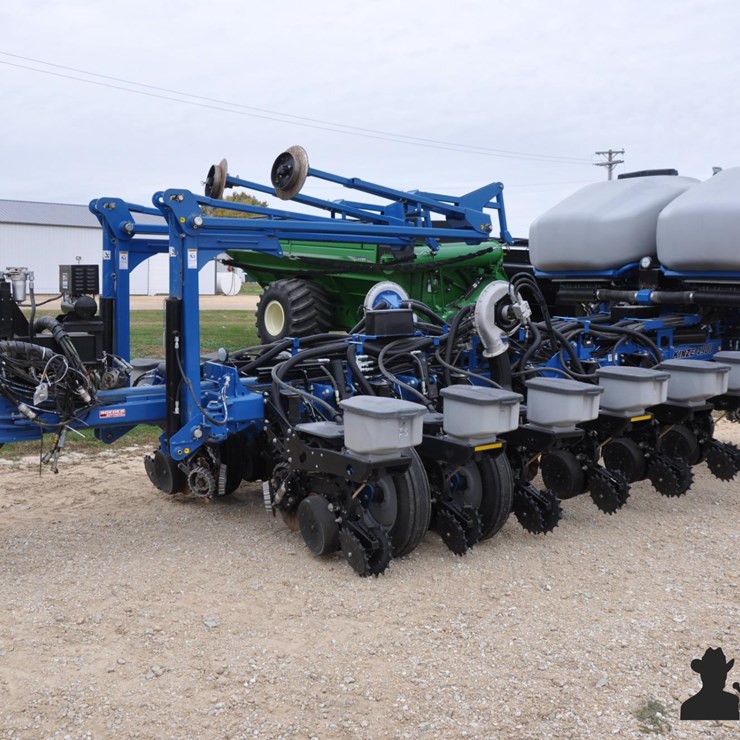 2015 KINZE 4900