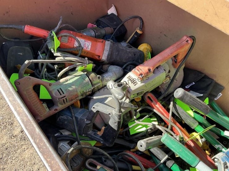 rolling-jobsite-toolbox-with-assorted-tools-image-9