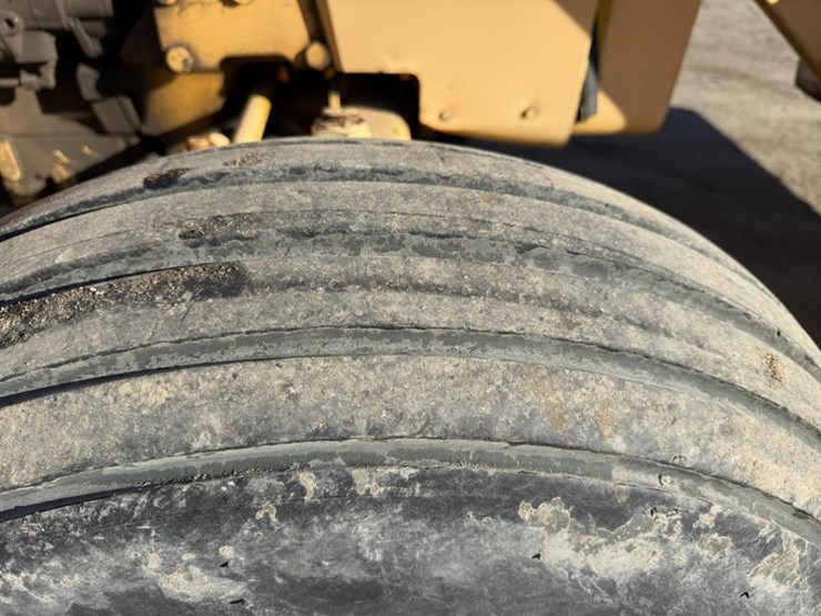 massey-ferguson-300a-image-48