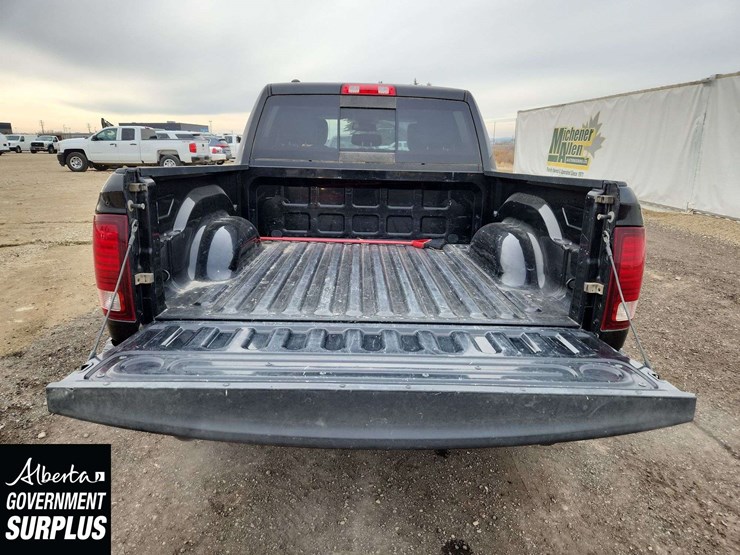 2017-dodge-1500-image-23