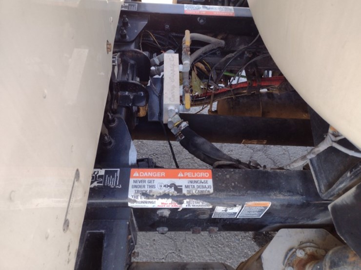 19-peterbilt-water-truck^title^-(qea-4054)-image-34