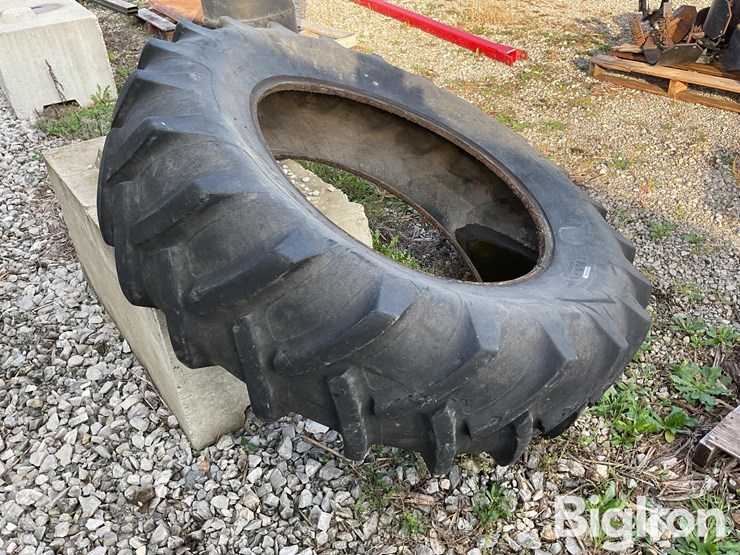 armstrong-tractor-tire-image-5